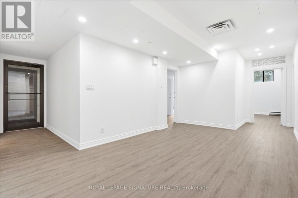 101 - 2900 Yonge Street, Toronto, ON M4N3N8 Photo 5