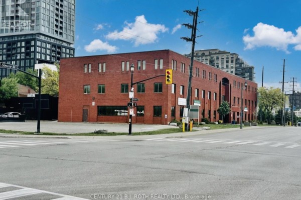 101 - 34 Simcoe Street, Barrie, ON L4N6T4 Photo 2