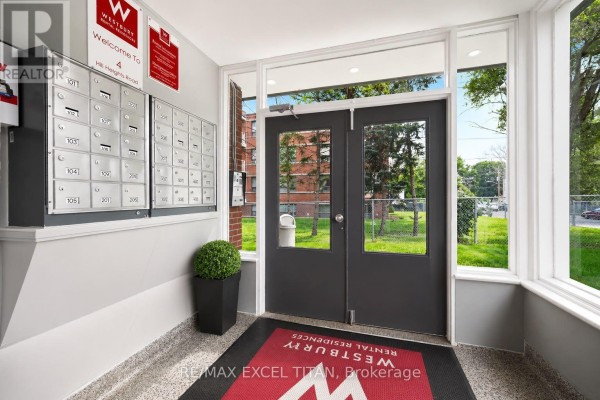 101 - 4 Hill Heights Road, Toronto, ON M8Y1Z1 Photo 3