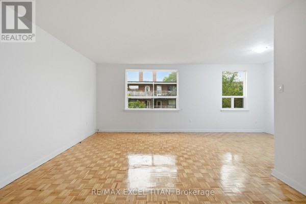 101 - 4 Hill Heights Road, Toronto, ON M8Y1Z1 Photo 4