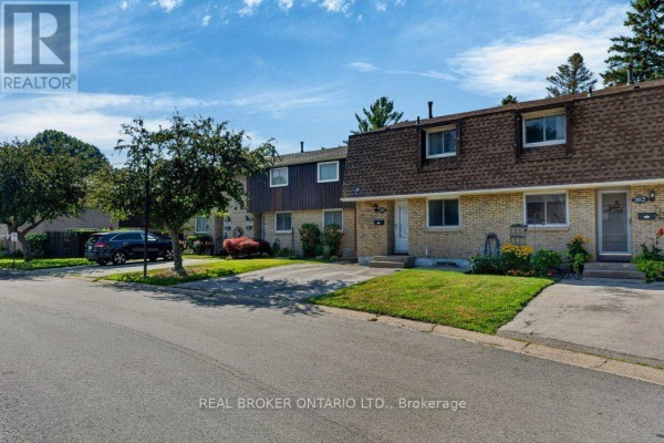 101 - 50 Lakeshore Road, St  Catharines, ON L2N6P8 Photo 4