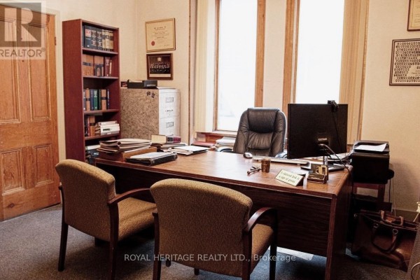 101 - 533 Queen Street E, Toronto, ON M5A1V1 Photo 3