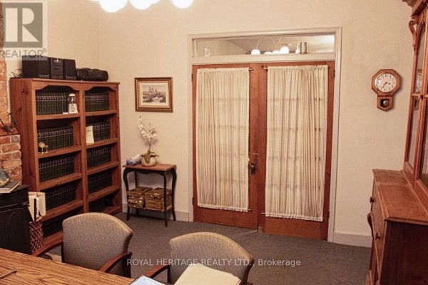 101 - 533 Queen Street E, Toronto, ON M5A1V1 Photo 5