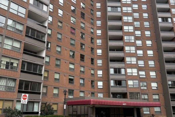 101 - 627 The West Mall, Toronto, ON, photo 2