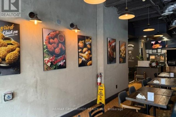 101 - 652 Spadina Avenue, Toronto, ON, photo 2
