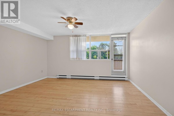 Dining room - 101 - 700 Dynes Road, Burlington, ON L7N3M2 Photo 2