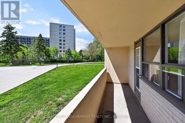 Kitchen - 101 - 700 Dynes Road, Burlington, ON L7N3M2 Photo 3