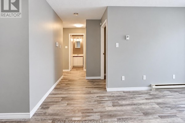101 - 725 Deveron Crescent, London South, ON N5Z4X3 Photo 5