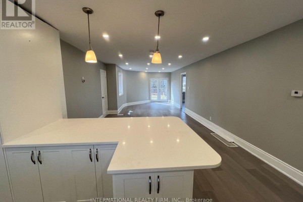 101 - 73 Murray Drive, Aurora, ON, photo 2