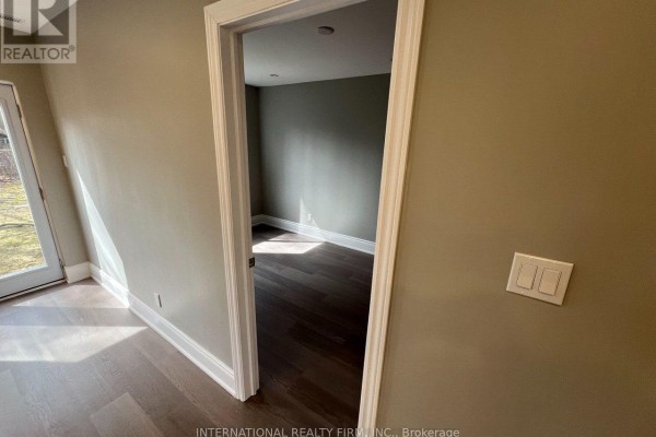 101 - 73 Murray Drive, Aurora, ON, photo 3