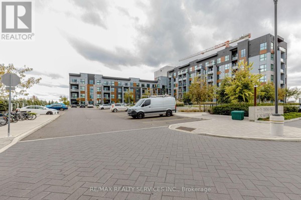 101 - 95 Dundas Street W, Oakville, ON, photo 2