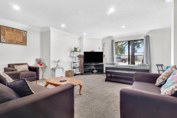 101 13291 70b Avenue, Surrey, BC V3W7Z2 Photo 3