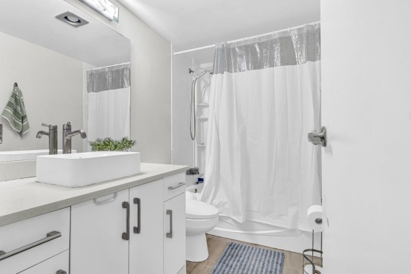 101 13291 70b Avenue, Surrey, BC V3W7Z2 Photo 5