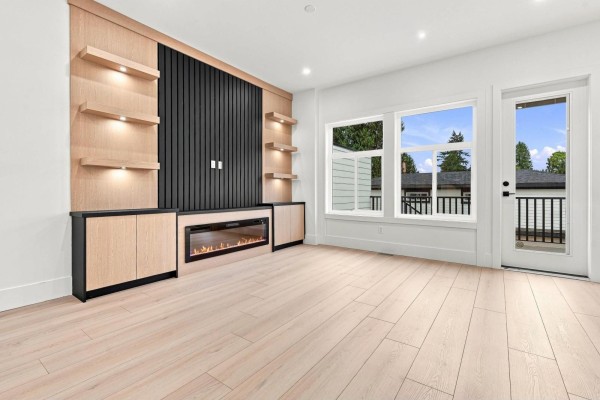 101 14275 Melrose Drive, Surrey, BC V3R5R3 Photo 4