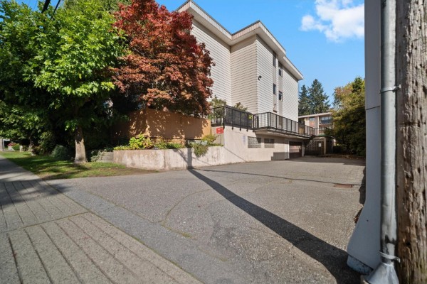 101 1442 Blackwood Street, White Rock, BC V4B3V5 Photo 2