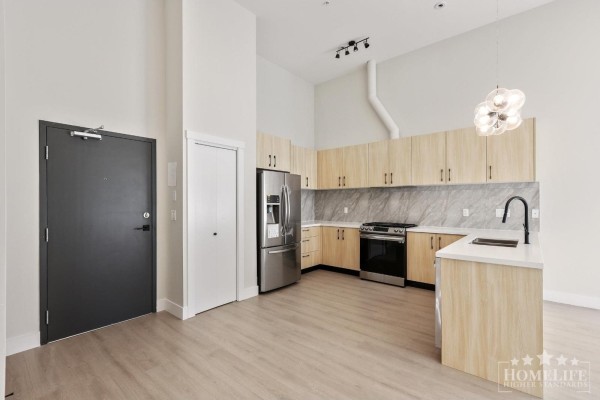 101 14858 60 Avenue, Surrey, BC V3S0B5 Photo 2