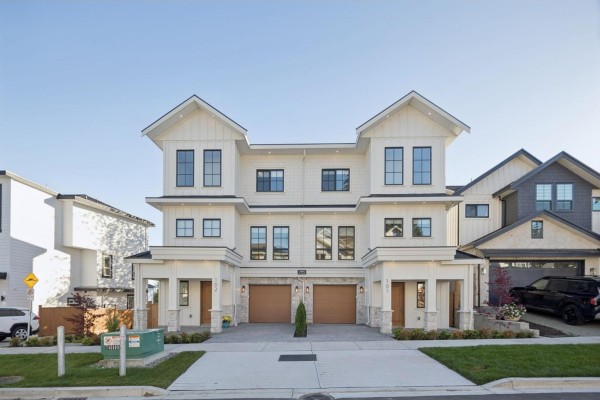 101 16042 9a Avenue, Surrey, BC V4A9A7 Photo 2