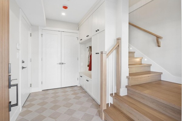 101 16042 9a Avenue, Surrey, BC V4A9A7 Photo 5