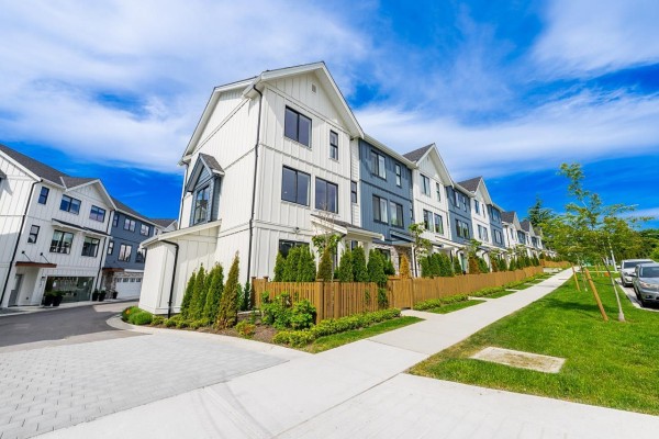 101 1833 165a Avenue, Surrey, BC V3Z9N3 Photo 2