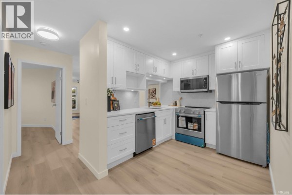 101 1924 Comox Street, Vancouver, BC V6G1R4 Photo 3