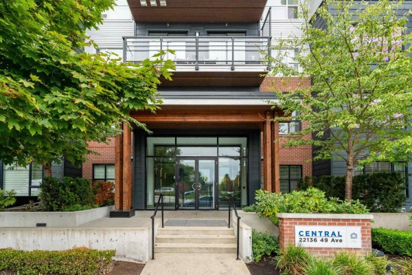 101 22136 49 Avenue, Langley, BC V3A0M8 Photo 3