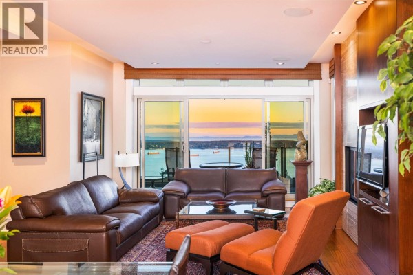 101 2535 Garden Court, West Vancouver, BC V7S0A1 Photo 4