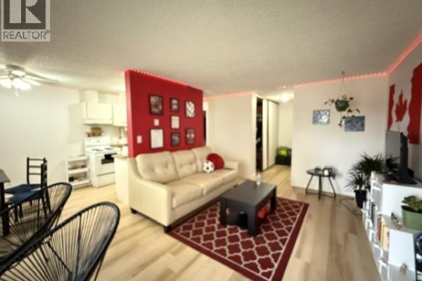 Living room - 101 282 N Broadway Avenue, Williams Lake, BC V2G4J8 Photo 3