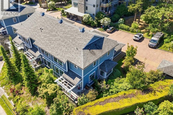 Balcony - 101 3916 Carey Rd, Saanich, BC V8Z4E2 Photo 4