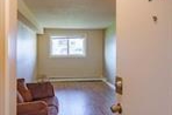 Living room - 101 525 X Avenue S, Saskatoon, SK S7M4P8 Photo 2