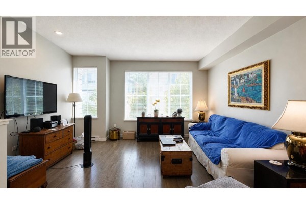 101 5550 Admiral Way, Delta, BC V4K0C4 Photo 3