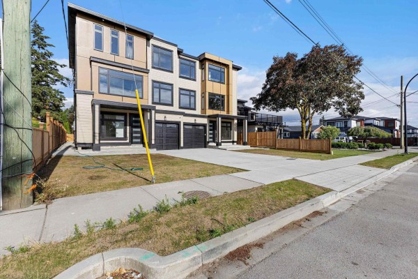 101 5840 179 Street, Surrey, BC V3S4J9 Photo 2