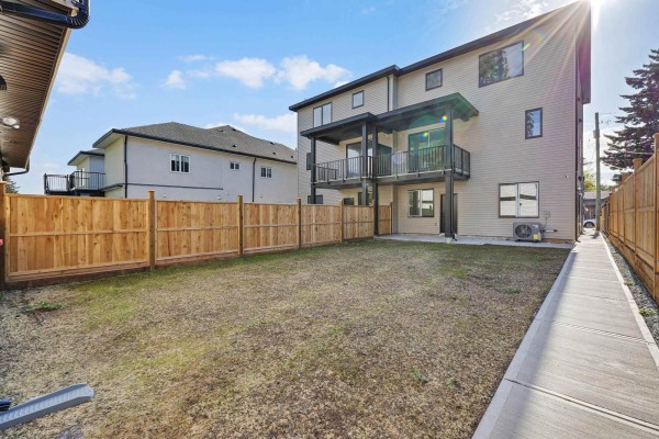 101 5840 179 Street, Surrey, BC V3S4J9 Photo 5
