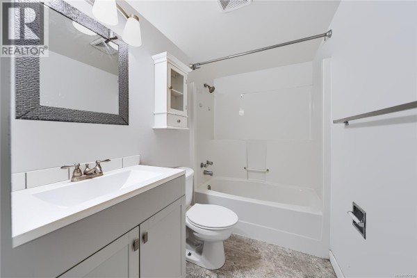 Ensuite - 101 6715 Dover Rd, Nanaimo, BC V9V1L8 Photo 3