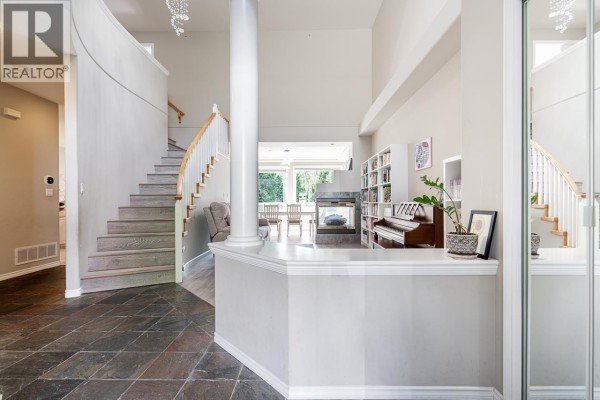 101 678 Citadel Drive, Port Coquitlam, BC V3C6M7 Photo 5