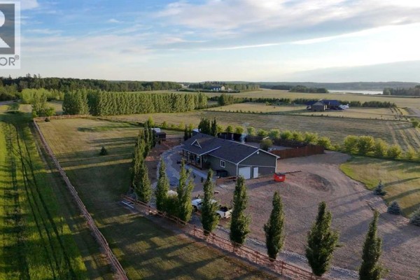 Pantry - 101 68134, Plamondon, AB T0A2T0 Photo 4