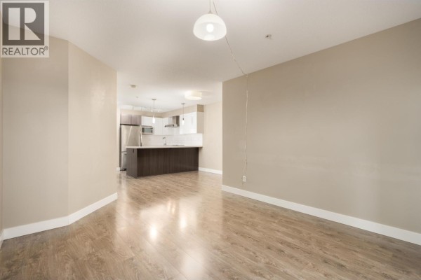 101 7131 Stride Avenue, Burnaby, BC V3N0E3 Photo 4