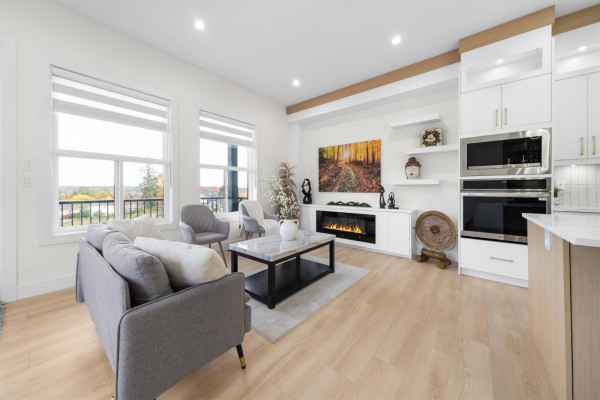 101 8148 168 Street, Surrey, BC V4N4Y8 Photo 3