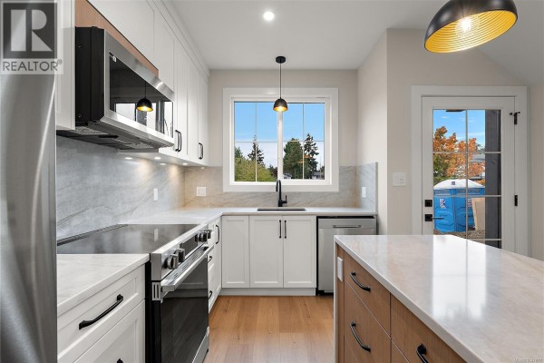 Entrance - 101 954 Preston Way, Langford, BC V9B3B9 Photo 3