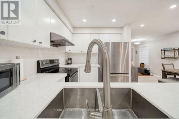 Eating area - 101 Albright Road, Brampton, ON L6X5E3 Photo 3