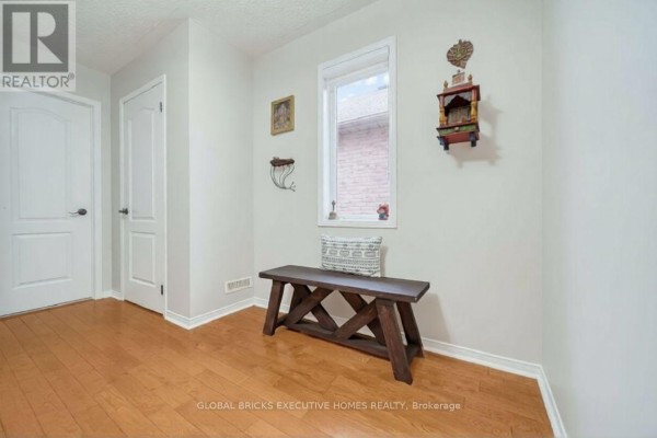 Bedroom 2 - 101 Albright Road, Brampton, ON L6X5E3 Photo 5