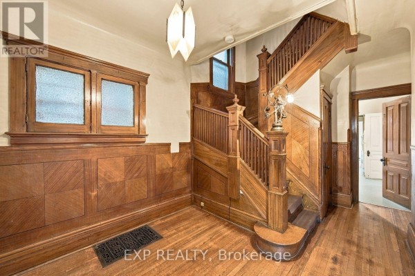 Kitchen - 101 Beatrice Street, Toronto, ON M6J2T2 Photo 5