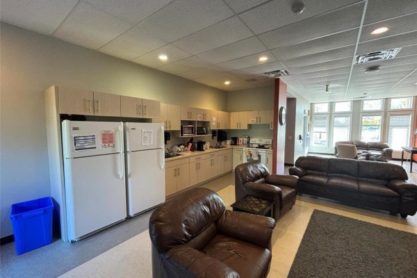 101 Campus Drive, Steinbach, MB R5G1T4 Photo 5