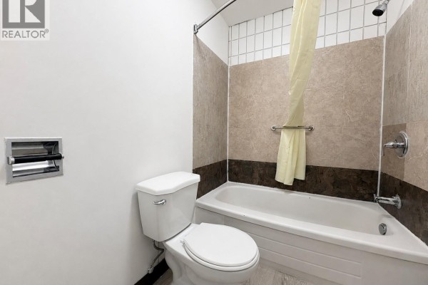 101 Center Street, Assiniboia, SK S0H0B0 Photo 5