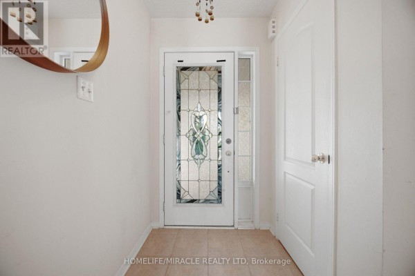Bedroom 2 - 101 Crystalview Crescent, Brampton, ON L6P2S2 Photo 5