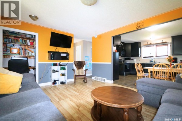 Laundry room - 101 Fifth Avenue, Rhein, SK S0A3K0 Photo 5