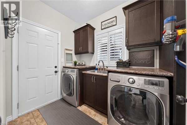 5pc Ensuite bath - 101 Fitzgerald Drive, Cambridge, ON N1T0B3 Photo 4