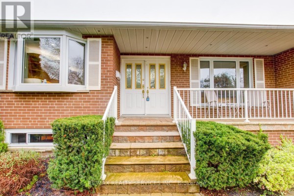 101 George Henry Boulevard, Toronto, ON, photo 2