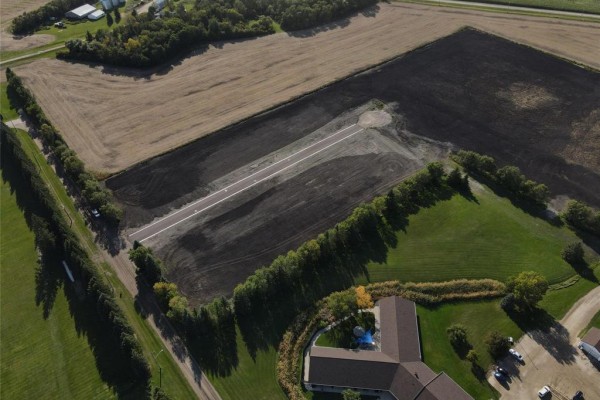 101 Goudney Avenue, Pilot Mound, MB R0G1P0 Photo 2