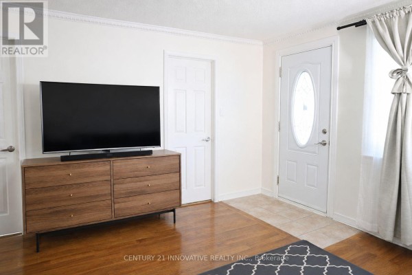 Kitchen - 101 Heale Avenue, Toronto, ON M1N3X9 Photo 3