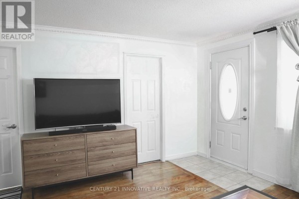 Primary Bedroom - 101 Heale Avenue, Toronto, ON M1N3X9 Photo 4